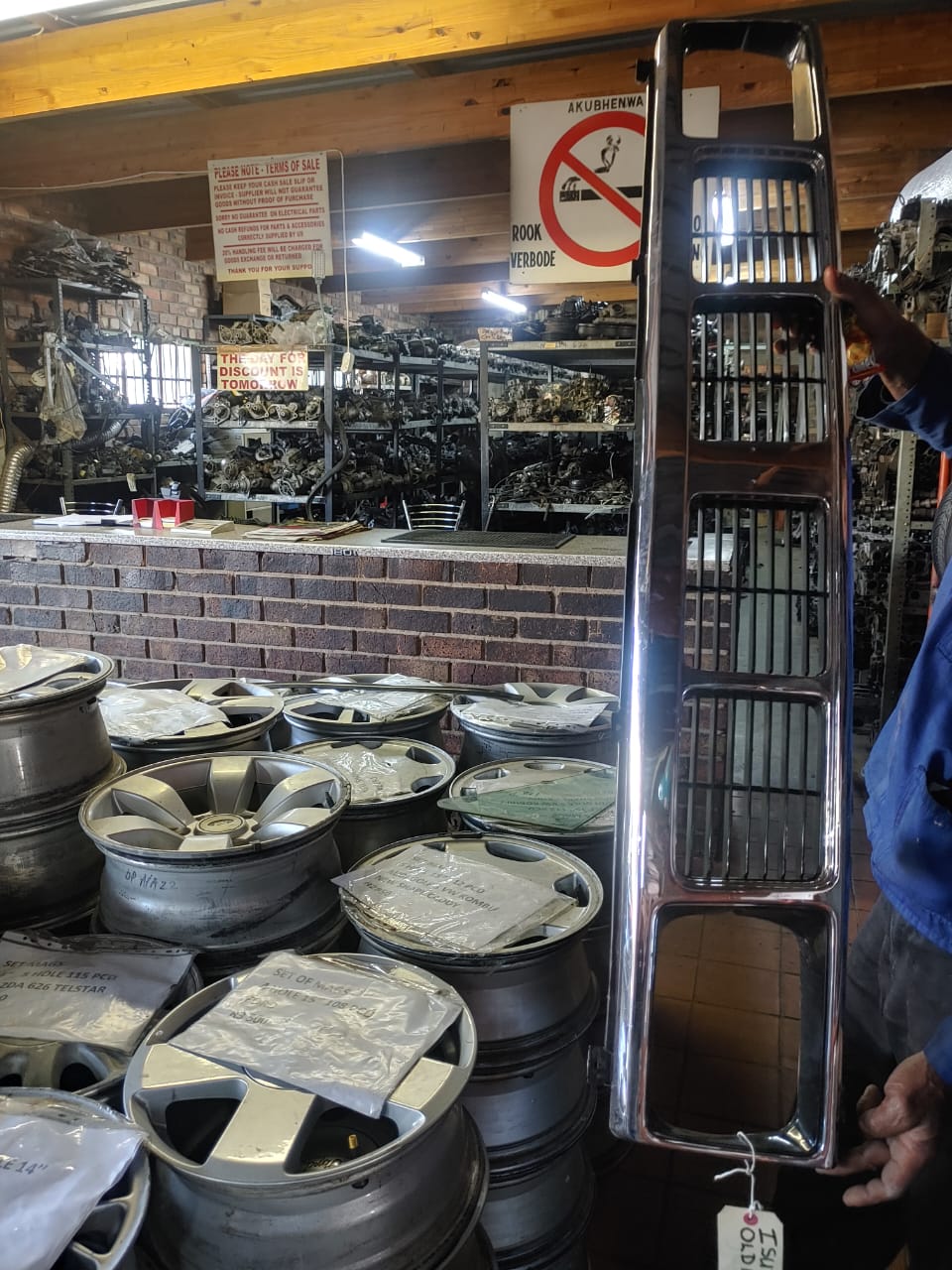 ISUZU GRILL FOR SALE - Private Seller