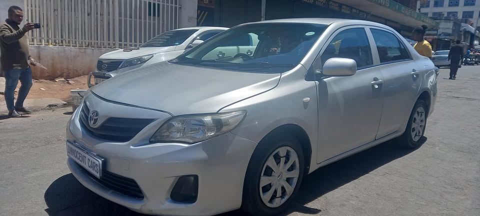 USED 2017 TOYOTA COROLLA 1.6 PETROL, AUTOMATIC, SILVER COLOUR