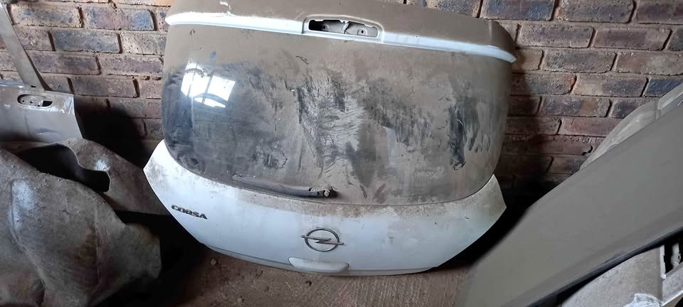 Corsa d 2 door tailgate for sale