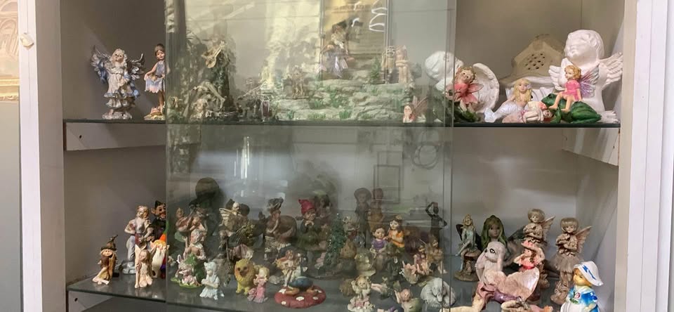 Figurines
