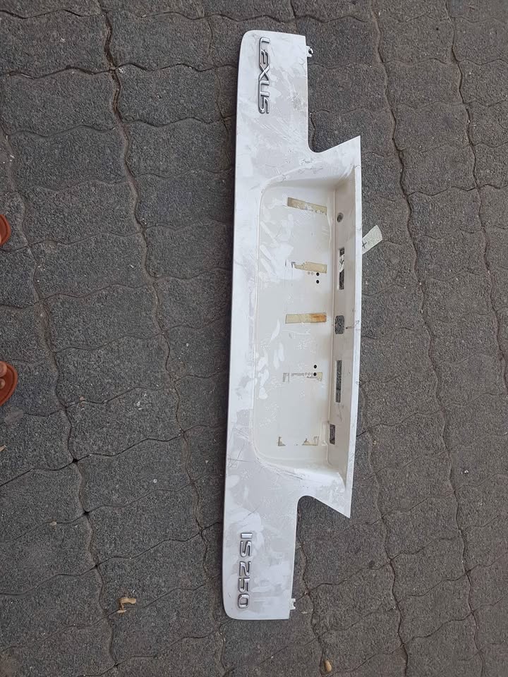 LEXUS  IS250 BOOT LID - Private Seller