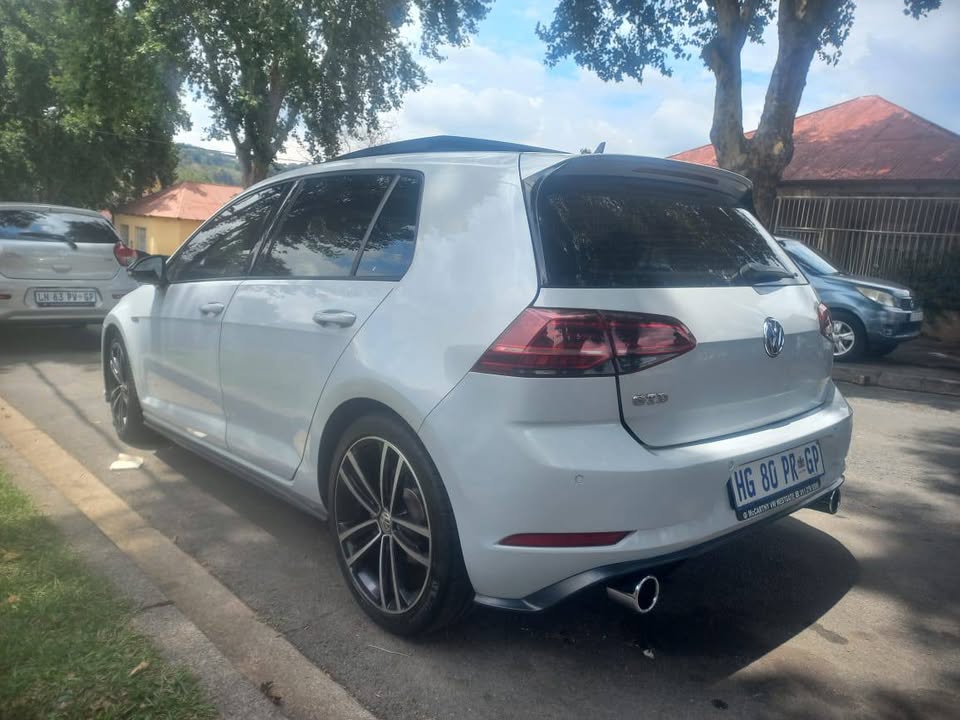 VW Golf 7.5 GTD 2.0 Diesel 2018 Model, Automatic Sunroof, White Color, Mileage 112000kms,