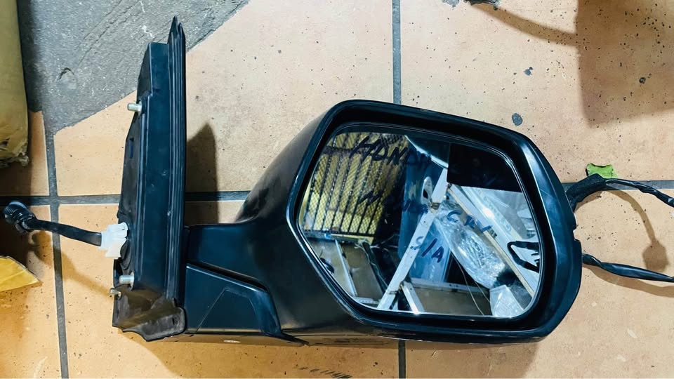 Honda CRV side mirror 2019 - Private Seller Honda CRV side mirror 2019 - Private Seller