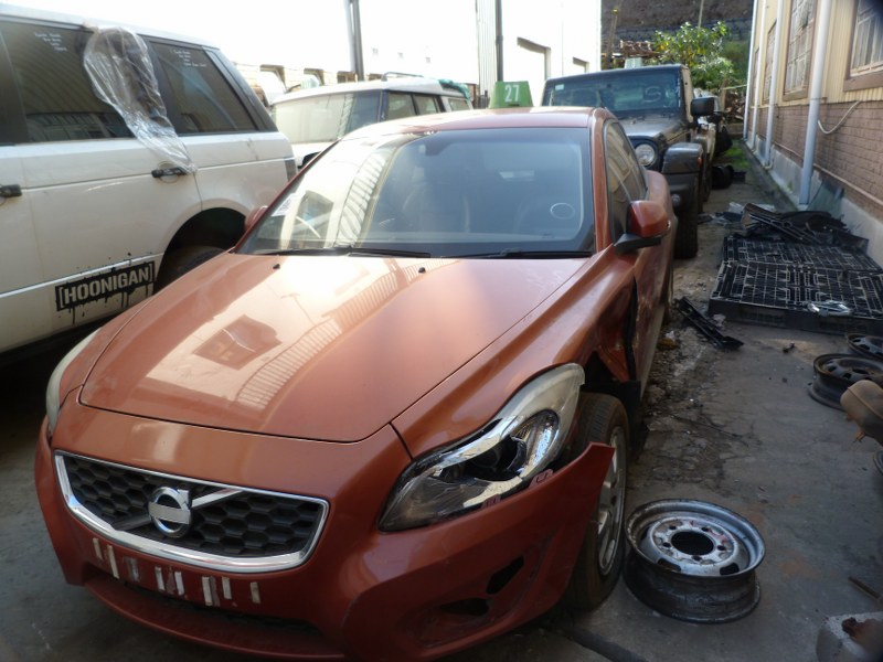 STRIPPING Volvo C30 2.0 - 2010 - Private Seller STRIPPING Volvo C30 2.0 - 2010 - Private Seller