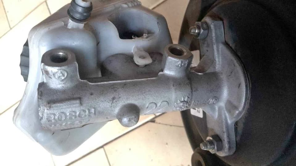 Opel Corsa gamma brake master cylinder - Private Seller Opel Corsa gamma brake master cylinder - Private Seller