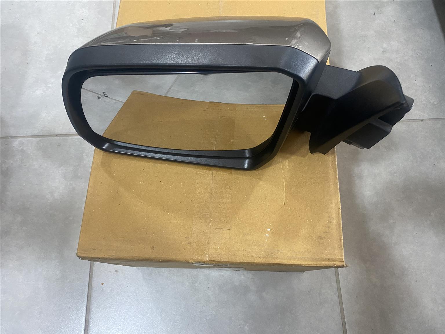 2025 VW AMAROK ELECTRONIC AUTO-FOLD DOOR MIRROR LEFT SIDE FOR SALE. IN PRISTINE - Private Seller 2025 VW AMAROK ELECTRONIC AUTO-FOLD DOOR MIRROR LEFT SIDE FOR SALE. IN PRISTINE - Private Seller