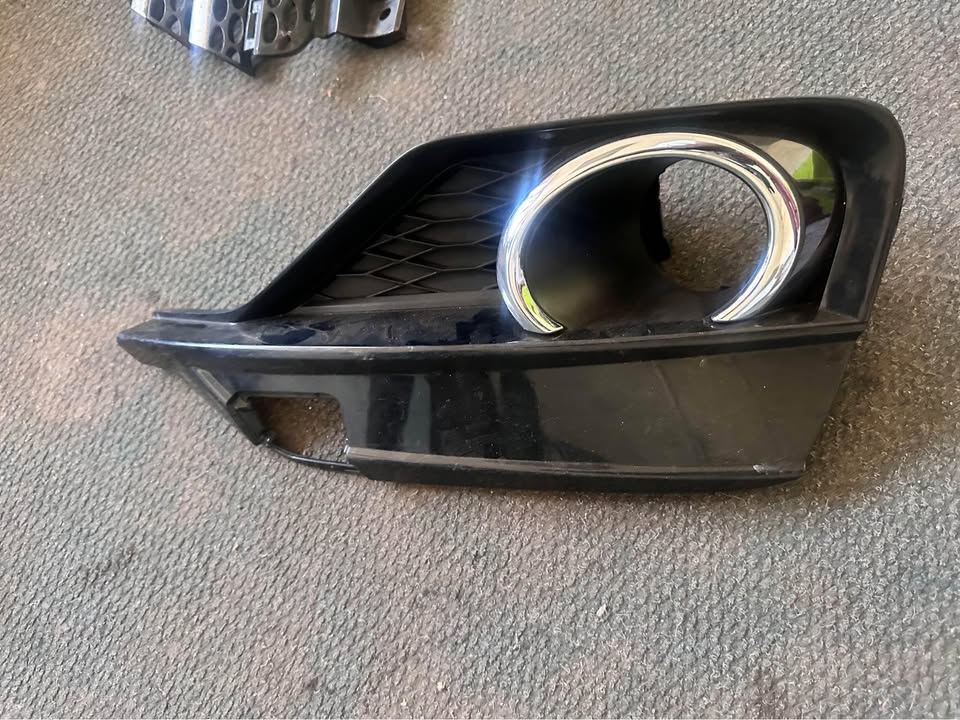 Honda Jazz Sports gk5 fog light cover - Private Seller Honda Jazz Sports gk5 fog light cover - Private Seller