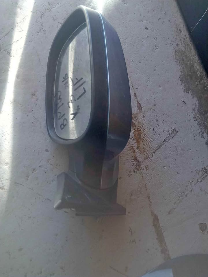 BMW X3 LEFT SIDE MIRROR - Private Seller BMW X3 LEFT SIDE MIRROR - Private Seller