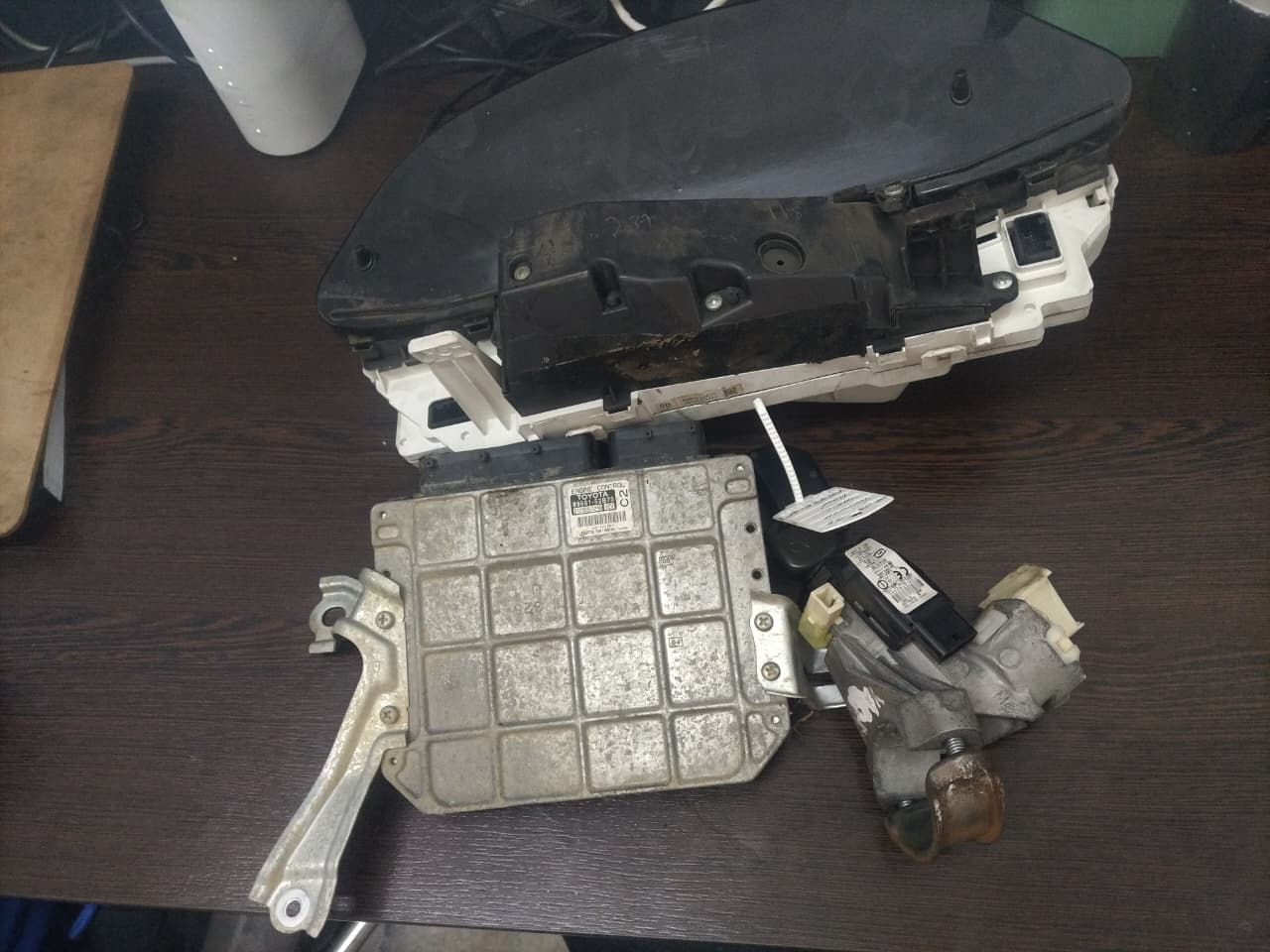 Toyota 2nz ecu computer box lockset for sale used - Private Seller