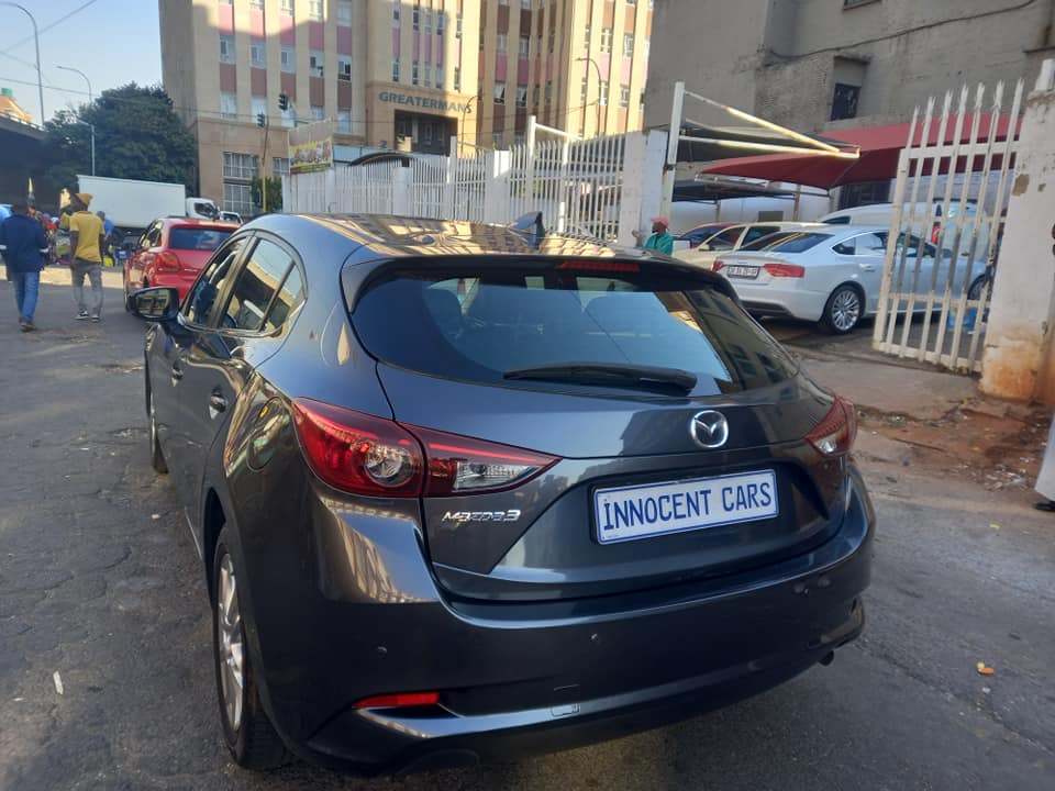 2017 MAZDA 3 HATCHBACK DYNAMIC 1.6 PETROL, AUTOMATIC, GREY COLOR, MILEAGE 79000KM