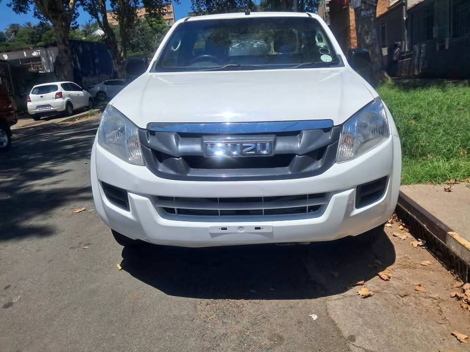 Isuzu Kb250 2014Dteq 2.5 Diesel Single Cab Code2 Spare key service book