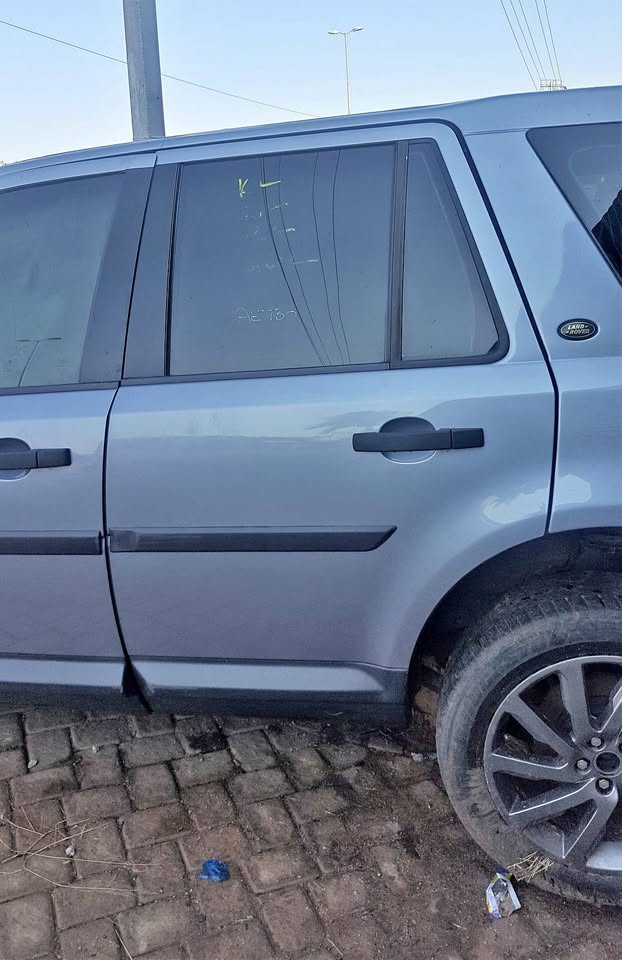 Land Rover Freelander 2 Rear Left Door for sale | AUTO EZI