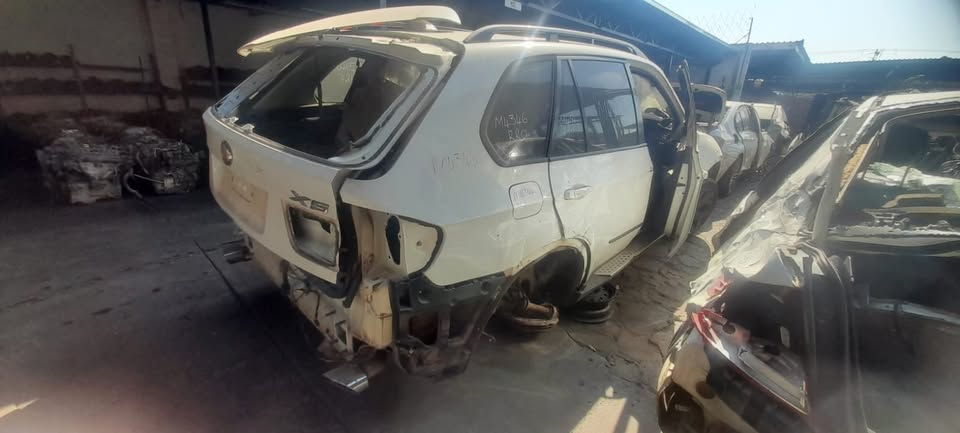 Toyota Urban Cruiser stripping for spares.