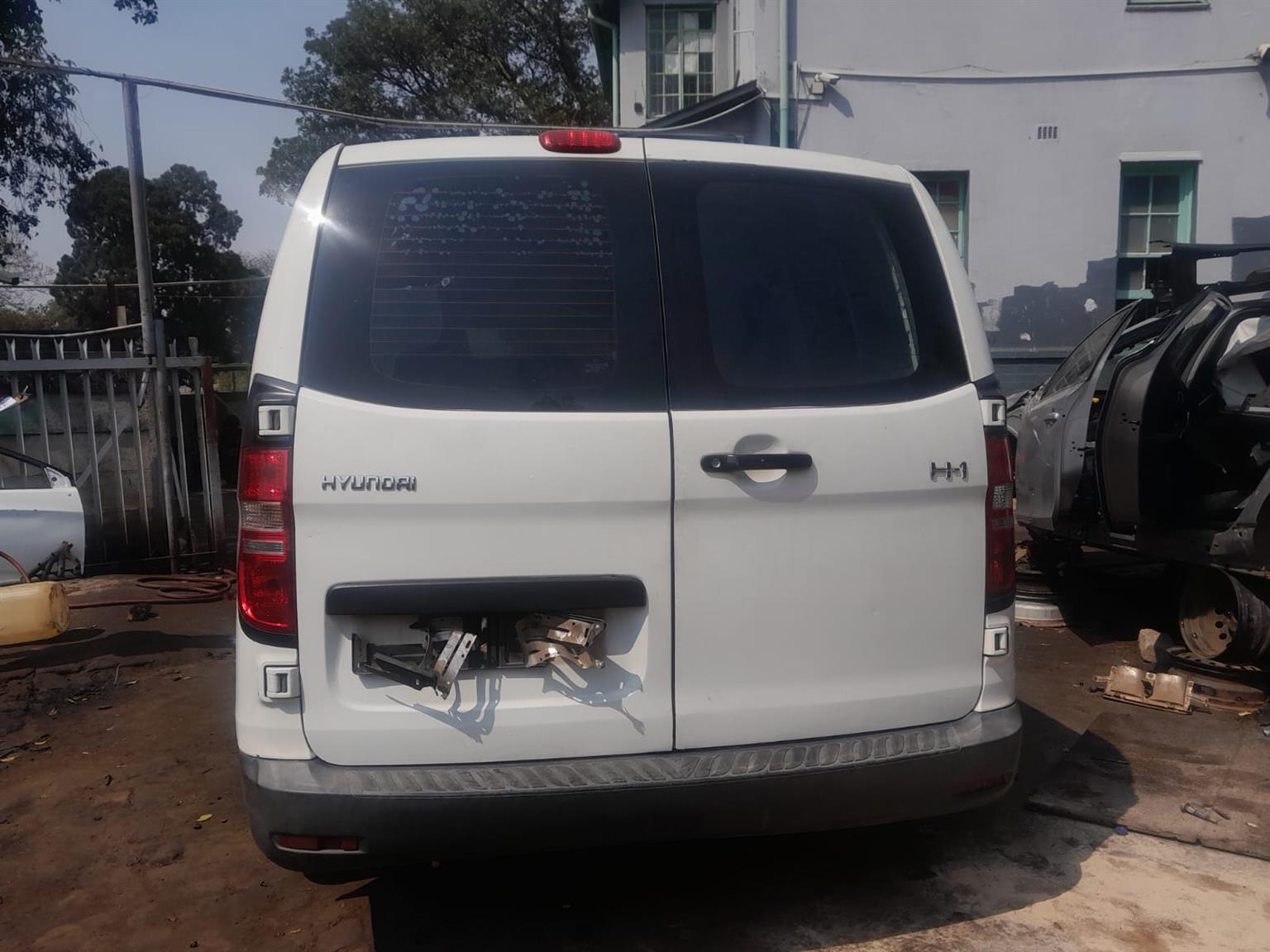 2011 Hyundai H1 2.4 FOR STRIPPING - Private Seller 2011 Hyundai H1 2.4 FOR STRIPPING - Private Seller