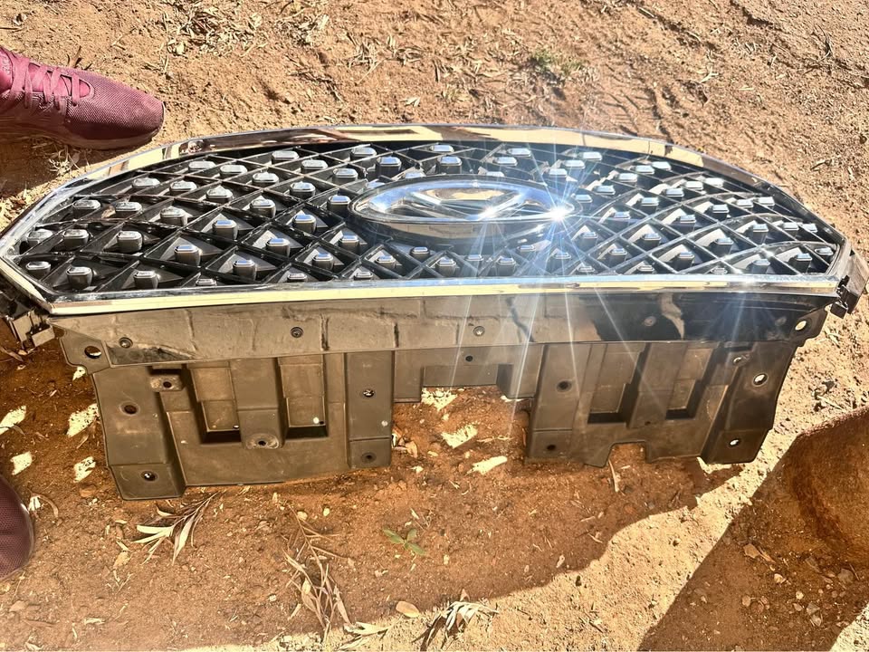Chery Tiggo pro 4 main grill - Private Seller Chery Tiggo pro 4 main grill - Private Seller