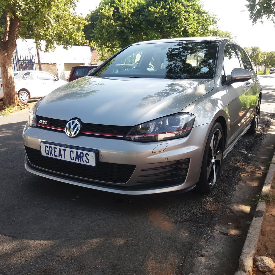 2014 VOLKSWAGEN GOLF 7 2.0 GTi DSG 45000Kilos SUNROOF Available