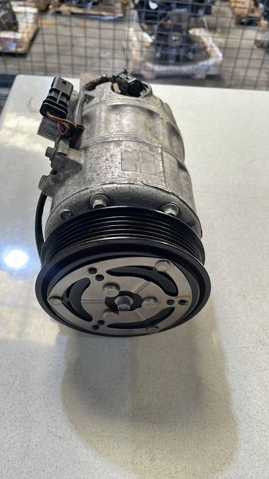 BMW B38 1.5 Engine Aircon Pump - Private Seller BMW B38 1.5 Engine Aircon Pump - Private Seller