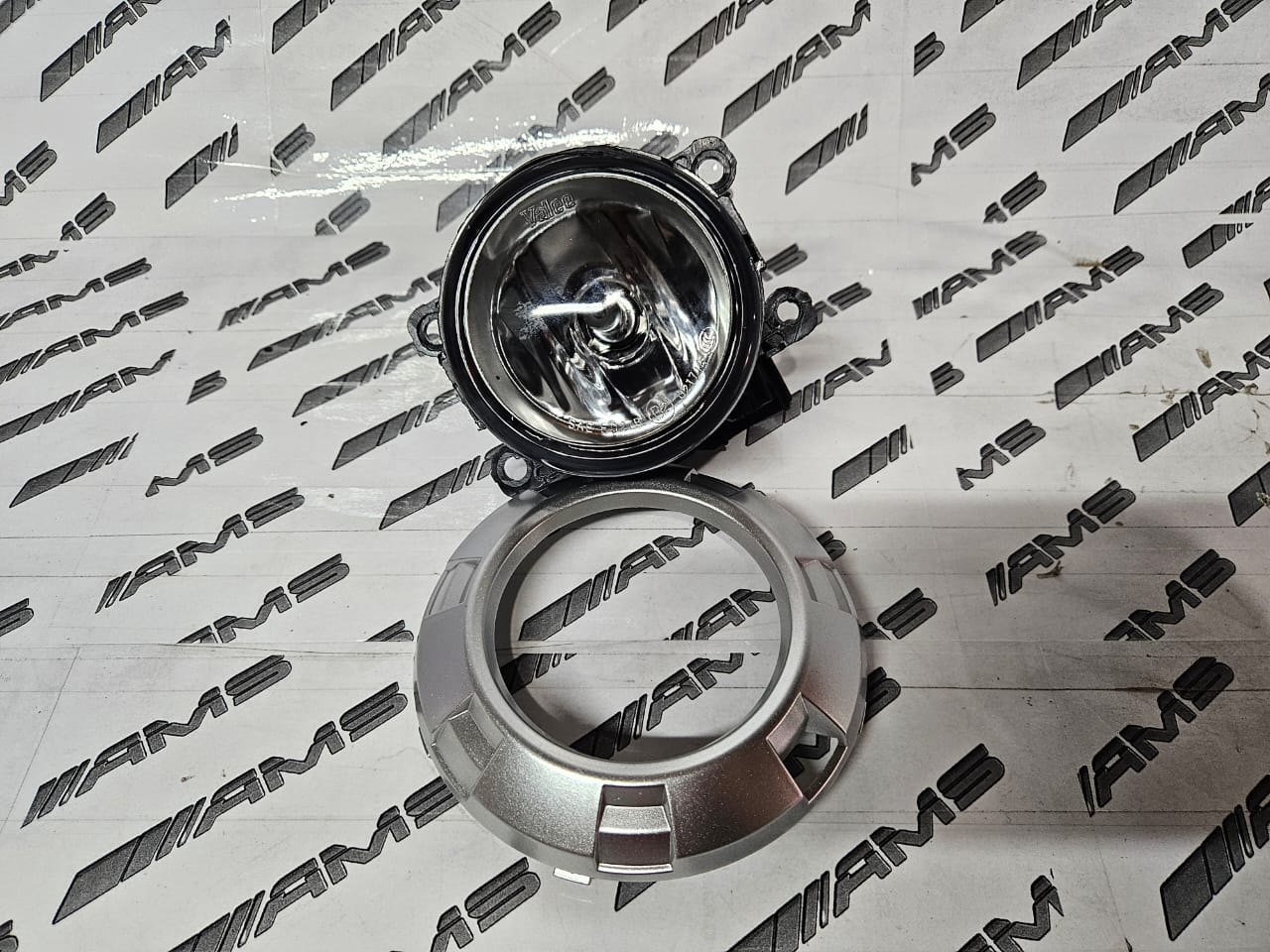 "Illuminate the Road Ahead with Pajero Gen4 Fog Lights + Cover – Style & Visibi - Private Seller "Illuminate the Road Ahead with Pajero Gen4 Fog Lights + Cover – Style & Visibi - Private Seller