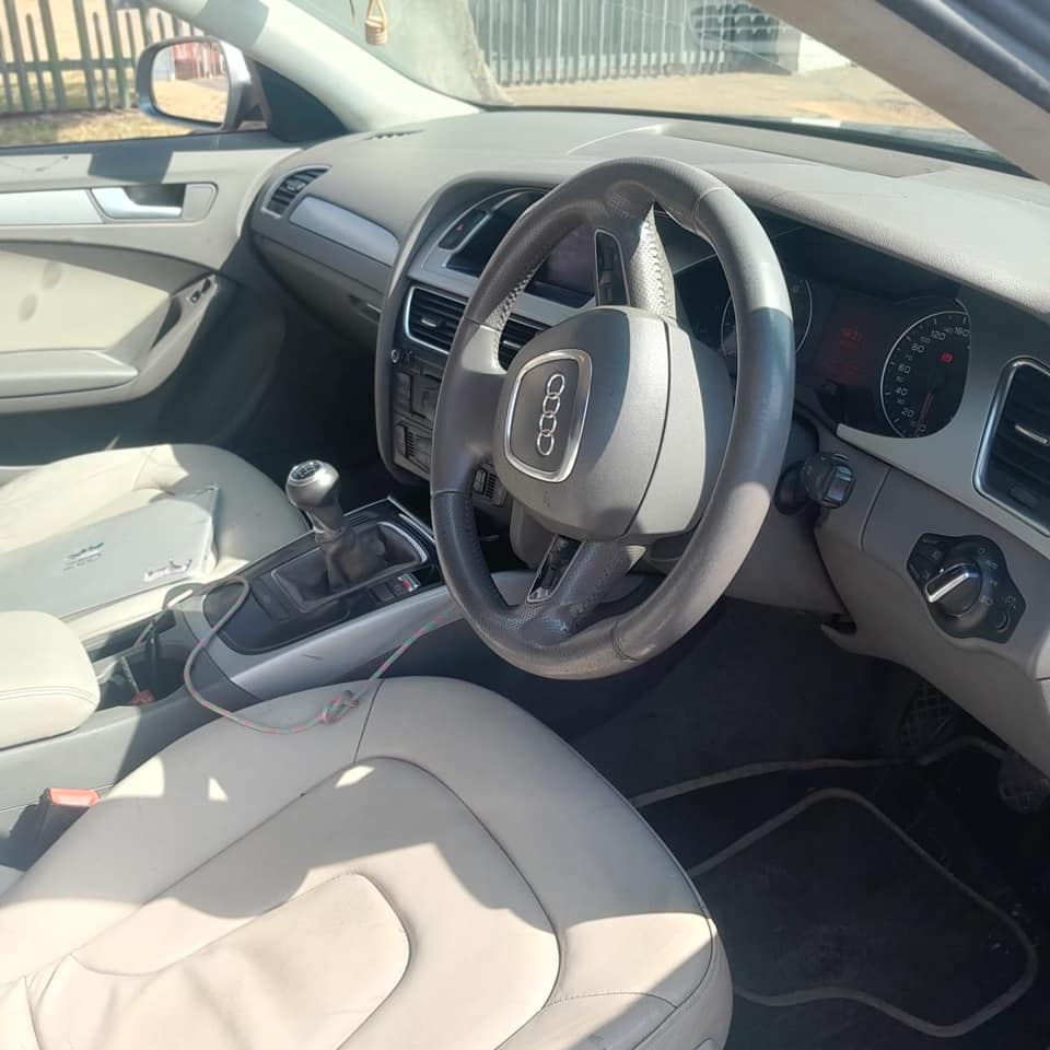 AUDI A4.MANUAL TRANSMISSION