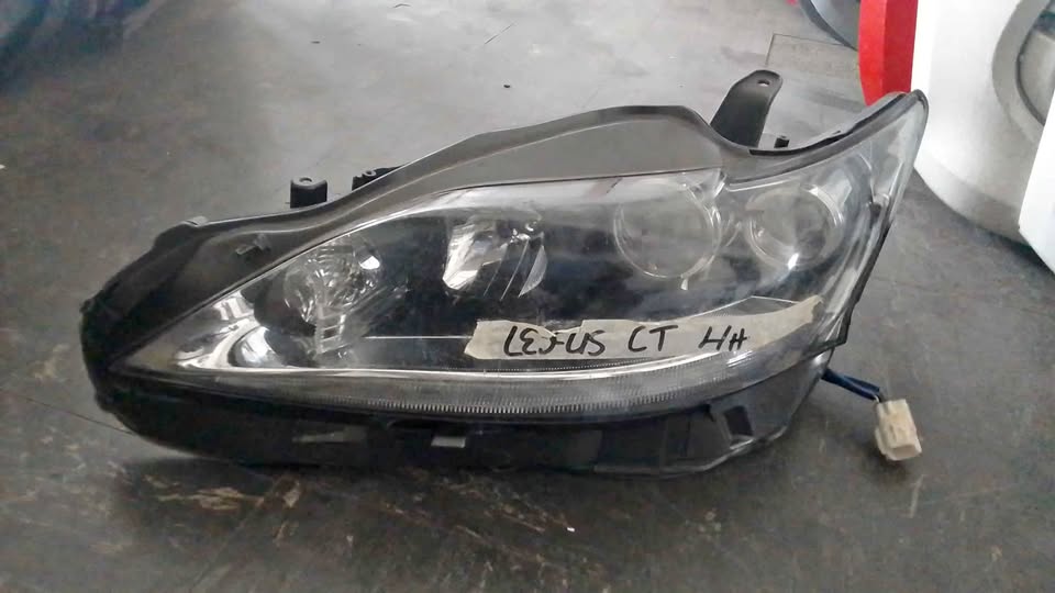 Lexus CT headlight - Private Seller Lexus CT headlight - Private Seller