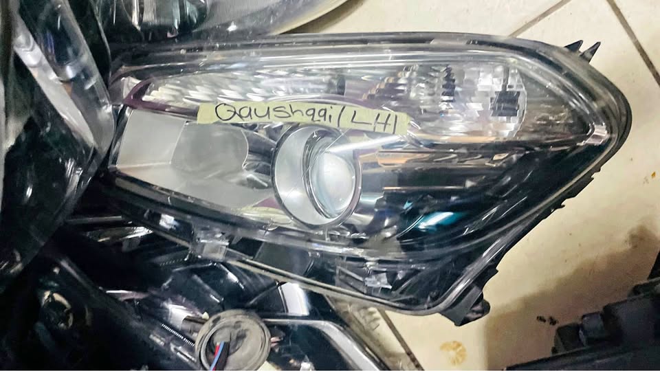 Nissan Qashqai headlights 2010 - Private Seller Nissan Qashqai headlights 2010 - Private Seller