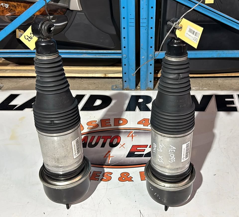 Land Rover Jaguar XJ Used Rear Shock 2011 For Stripping - Private Seller Land Rover Jaguar XJ Used Rear Shock 2011 For Stripping - Private Seller