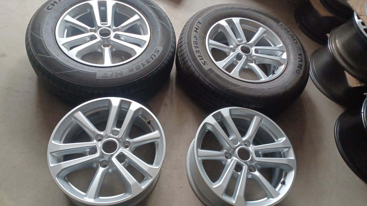 17inch Isuzu latest original mags set - Private Seller 17inch Isuzu latest original mags set - Private Seller