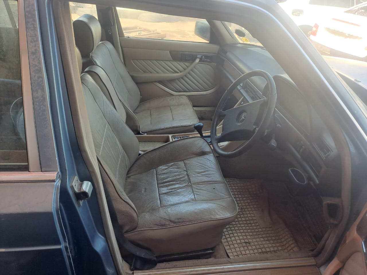 W126 500se stripping for spares - Private Seller W126 500se stripping for spares - Private Seller