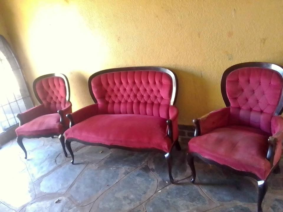 Stunningly  GORGEOUS  ANTIQUE Queen Anne Suite. IMMACULATE frame condition. To be RE-UPHOLSTERED Stunningly  GORGEOUS  ANTIQUE Queen Anne Suite. IMMACULATE frame condition. To be RE-UPHOLSTERED