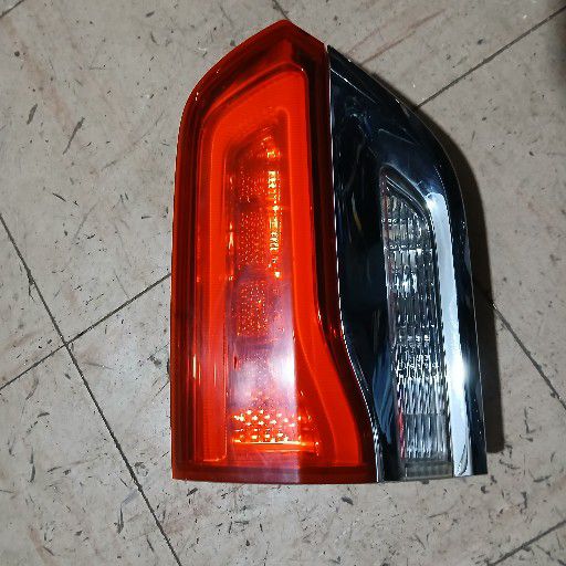 jeep grand cherokee taillight - Private Seller