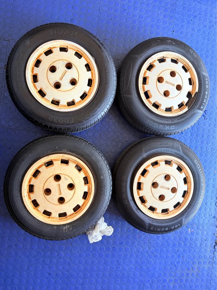 13 INCH NISSAN DESIGN RIM SET+ TYRES & WHEEL CAPS PRE- OWNED - Private Seller 13 INCH NISSAN DESIGN RIM SET+ TYRES & WHEEL CAPS PRE- OWNED - Private Seller