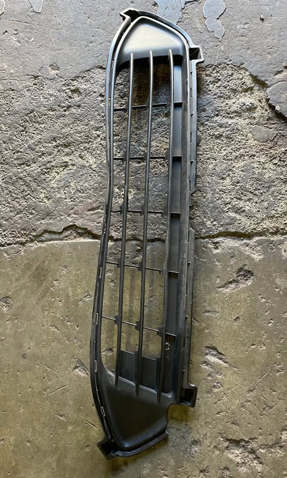 Suzuki Baleno lower grill Call or dm - Private Seller Suzuki Baleno lower grill Call or dm - Private Seller