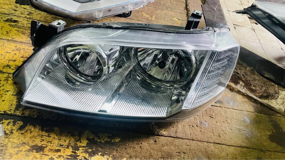 FORD TERRITORY HEADLIGHT 2004/09 - Private Seller FORD TERRITORY HEADLIGHT 2004/09 - Private Seller
