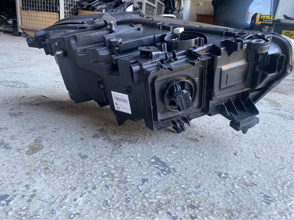 BMW G05 headlights