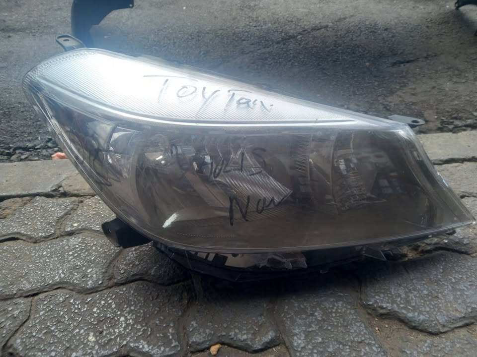 Toyota Yaris Headlight Right Hand Side - Private Seller