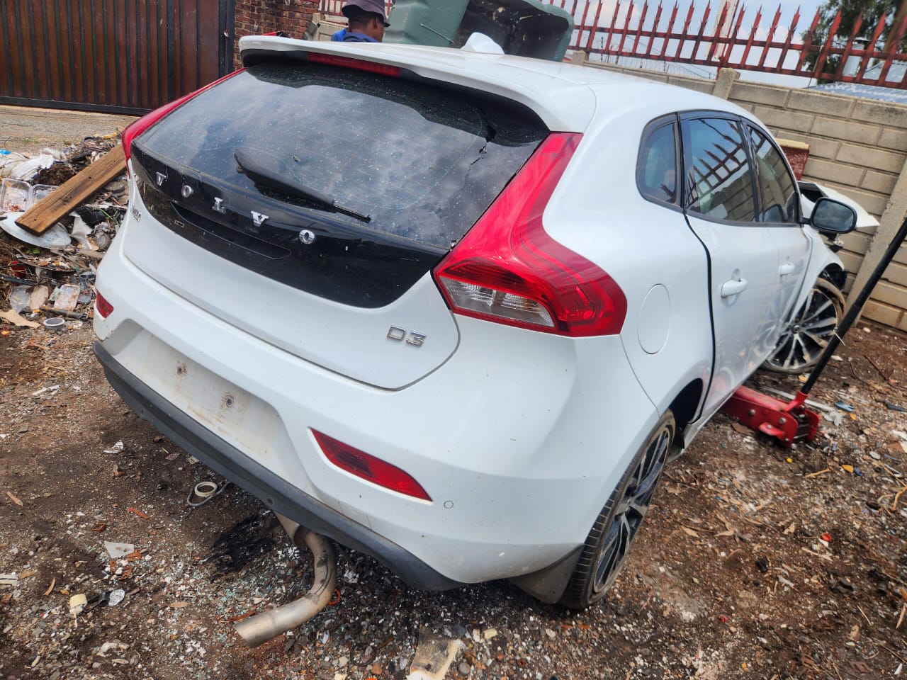 volvo V40 D3 automatic for stripping