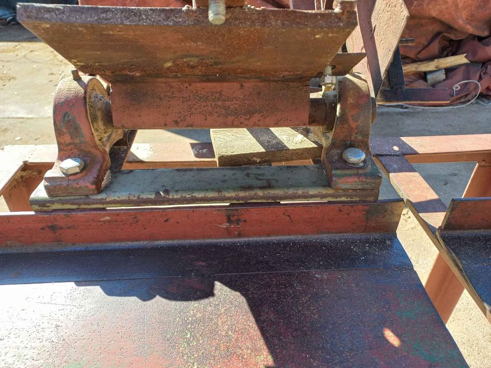 Steel Cut Off Saw Table And Bracket Junk Mail