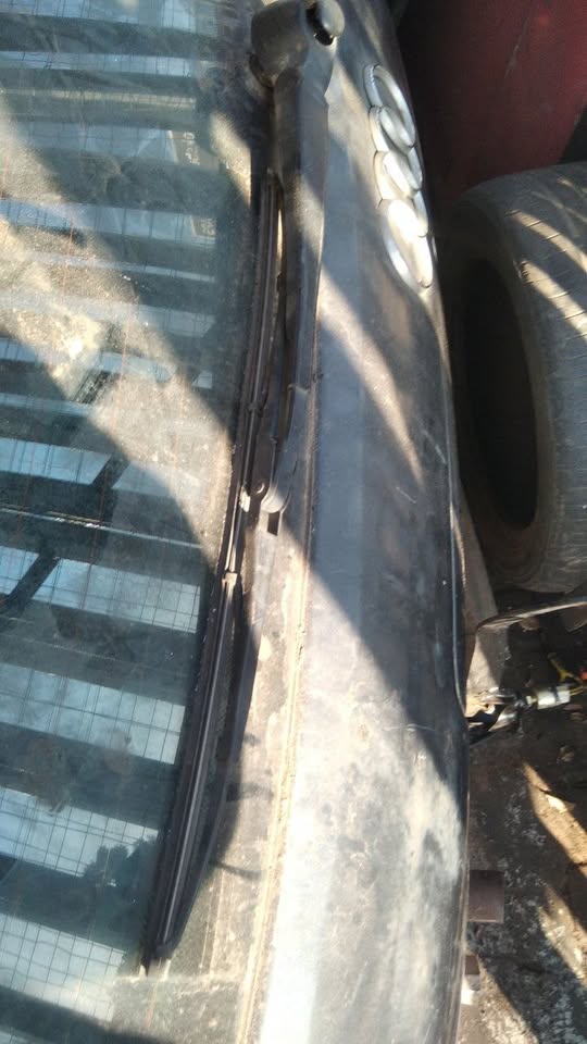 AUDI B5 WIPER ARM FOR SALE - Private Seller