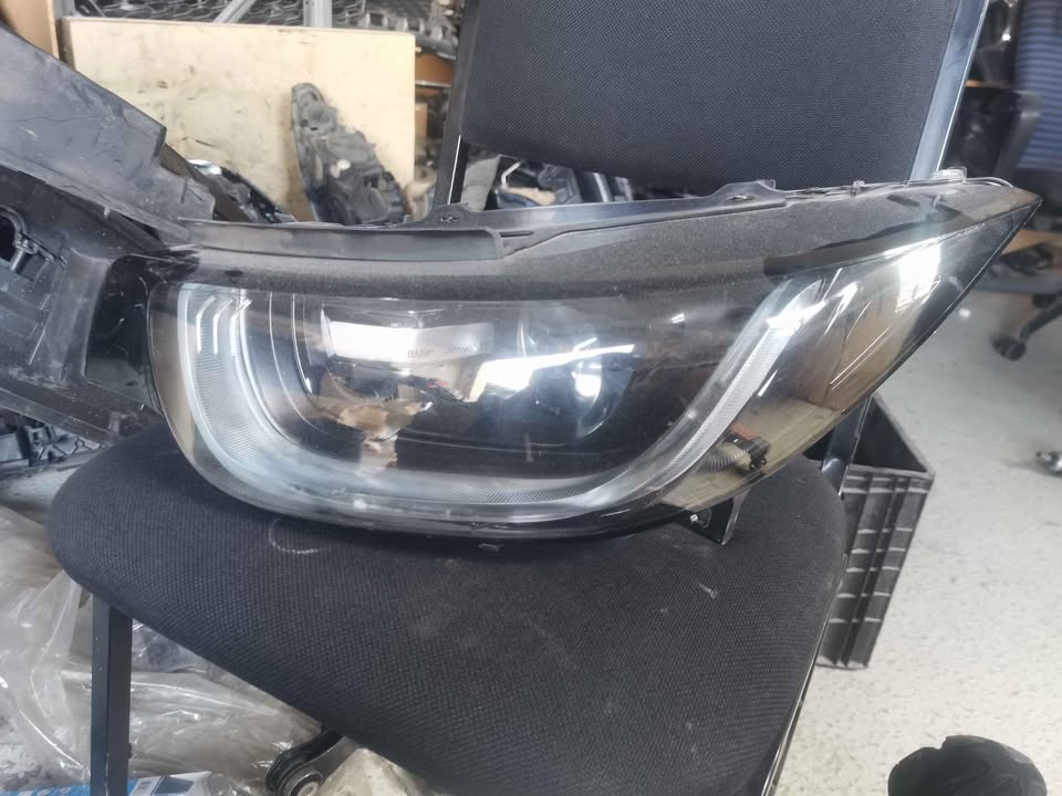 BMW i3 left headlight - Private Seller BMW i3 left headlight - Private Seller