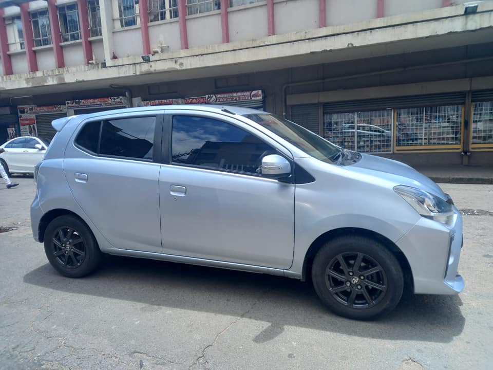 2021 TOYOTA AGYA 1.0 PETROL, MANUAL TRANSMISSION, SILVER COLOUR