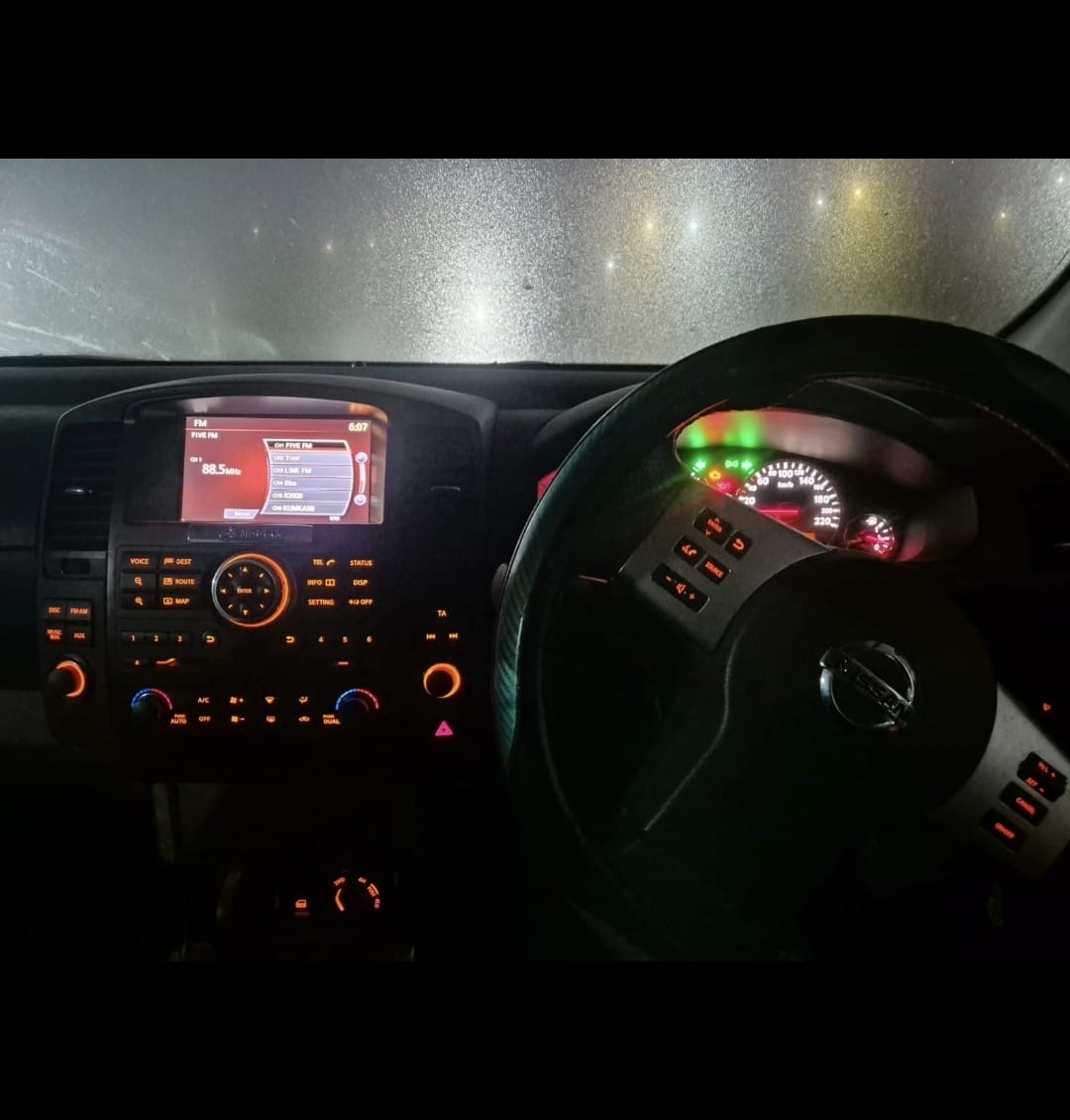 Used 2011 Nissan Navara 3.0dCi V6 double cab 4x4 LE - Private Seller