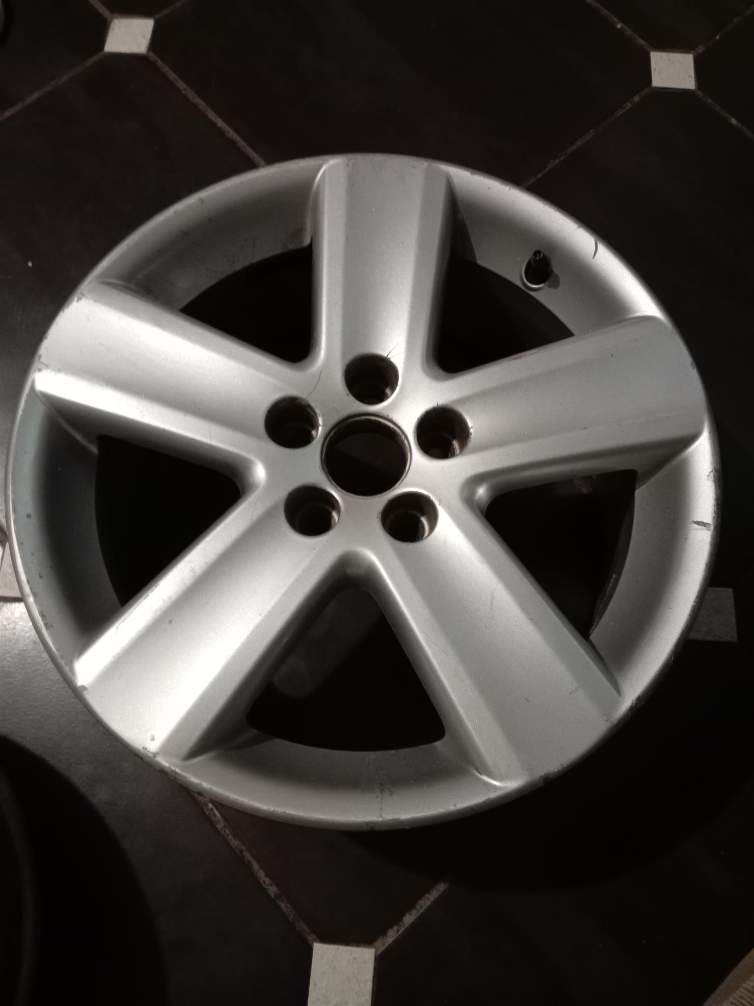 VW Polo RACKETS rims - Private Seller