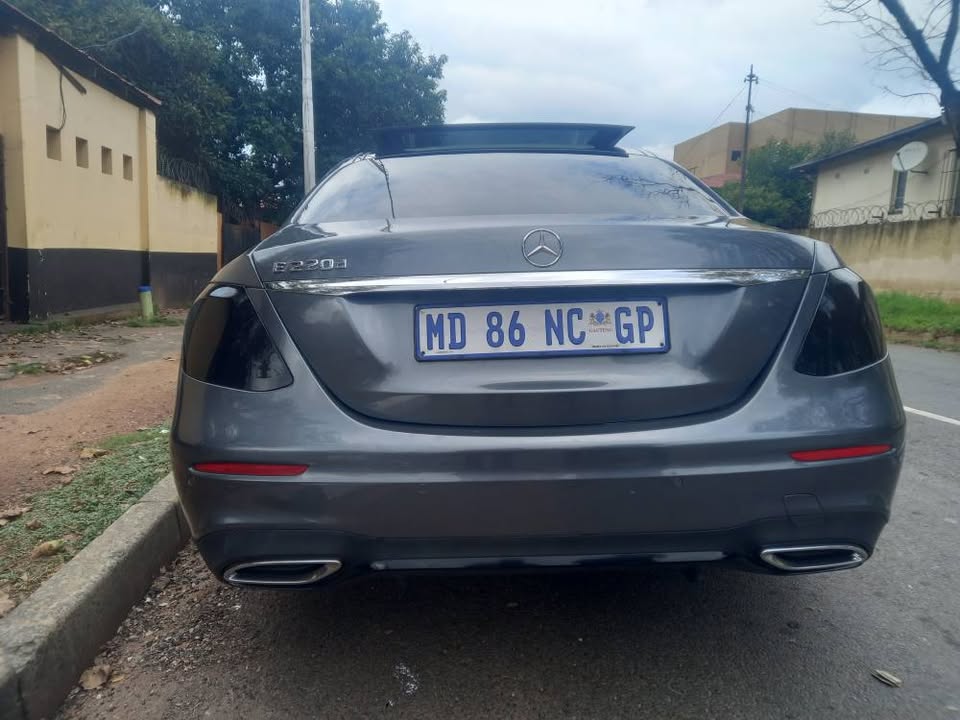 2017 MERCEDES BENZ E220d Diesel, Automatic, Double Sunroof, Grey, 89000KMS