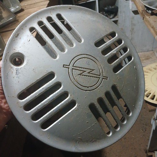 Opel older, wheelcaps - Private Seller Opel older, wheelcaps - Private Seller