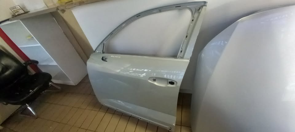 2021 AUDI Q3 FRONT LEFT DOOR FOR SALE - Private Seller