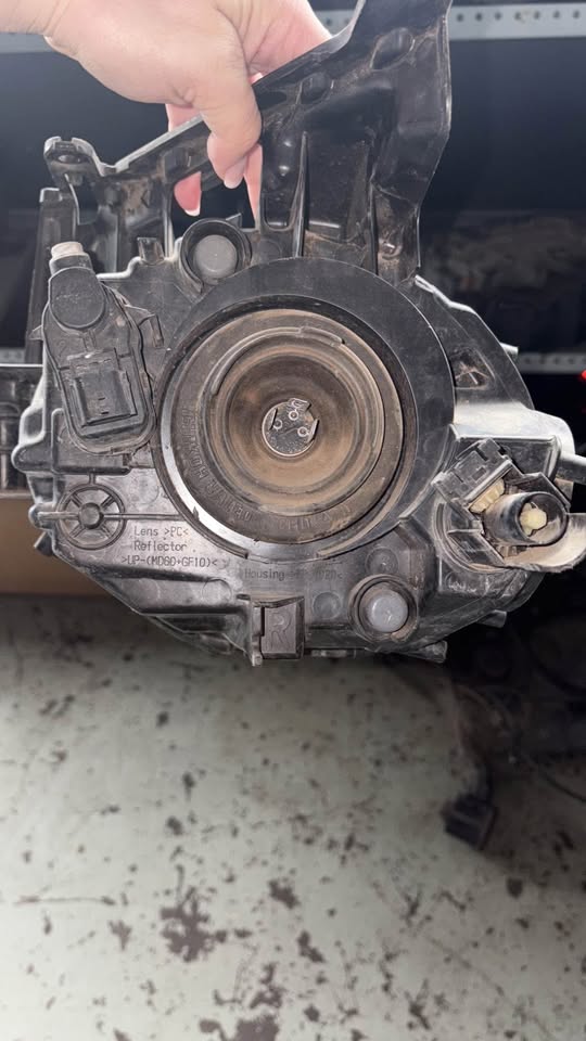 Nissan juke right headlight - Private Seller