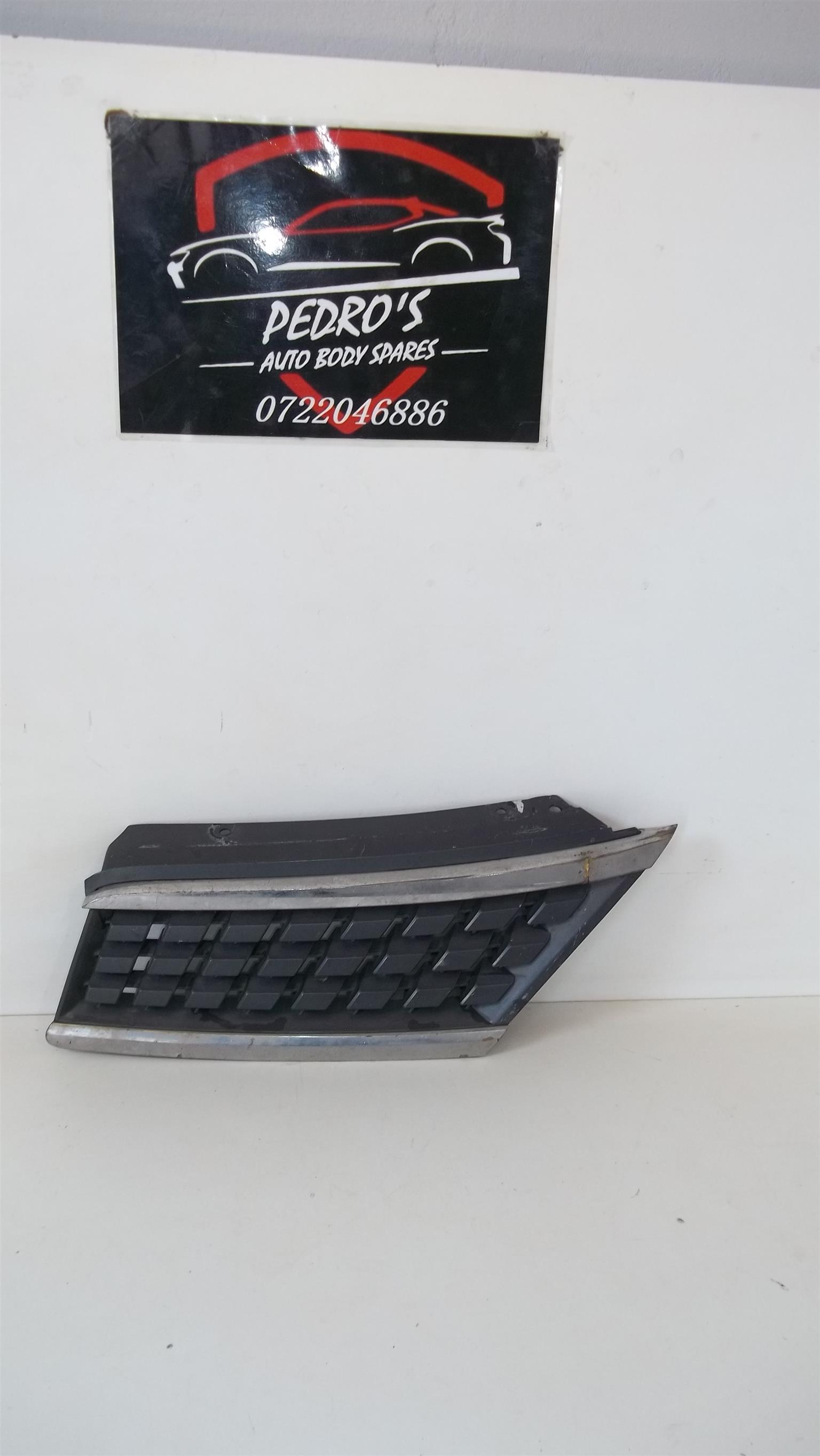 Nissan Tiida grille - Private Seller Nissan Tiida grille - Private Seller