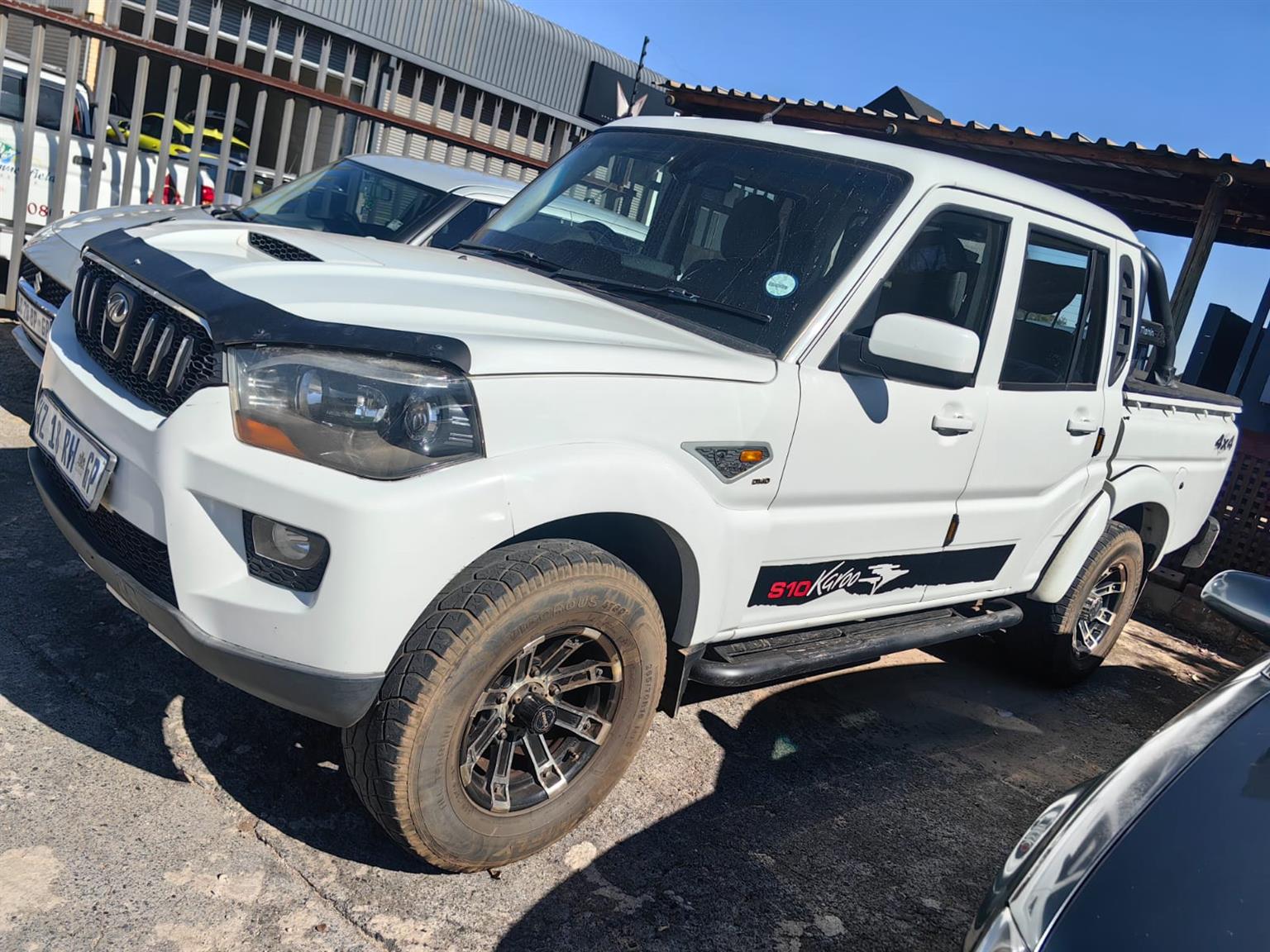 2019 Mahindra pick up double cab