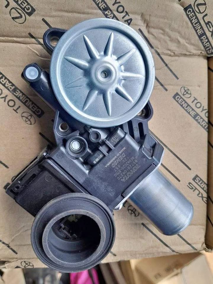 Toyota hilux RH Window Motor - Private Seller Toyota hilux RH Window Motor - Private Seller