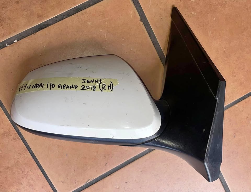 Hyundai i10 Grand side mirror 2018 - Private Seller Hyundai i10 Grand side mirror 2018 - Private Seller
